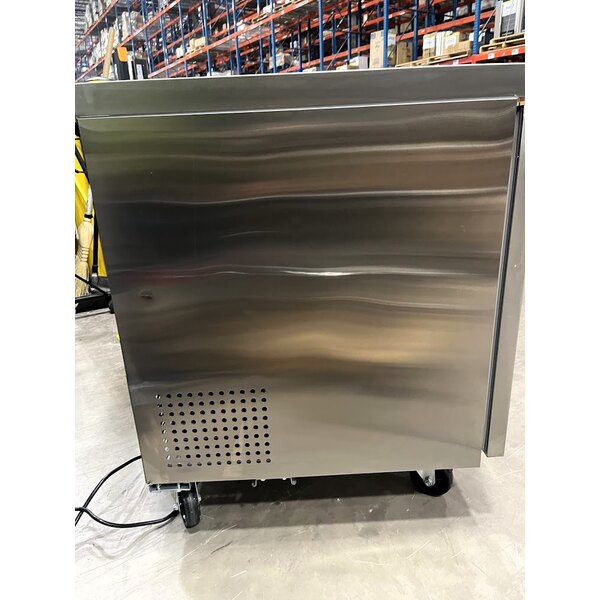 Scratch and Dent Avantco SS-UC-27F-HC 27" Undercounter Freezer