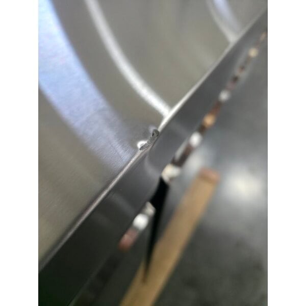 Scratch and Dent Avantco ZUC-48R-HC 48" Front Breathing Undercounter Refrigerator