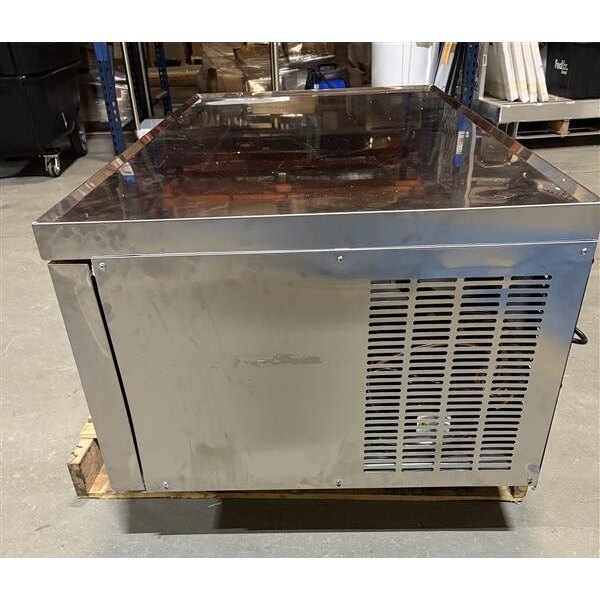 Scratch and Dent Avantco CBE-60-HC 60" 2 Drawer Refrigerated Chef Base