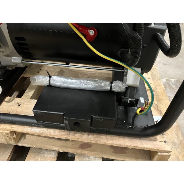 Scratch and Dent Generac GP15500EFI Portable Generator with EFI Engine 7705 - 15,500 / 19,300W, 120/240V