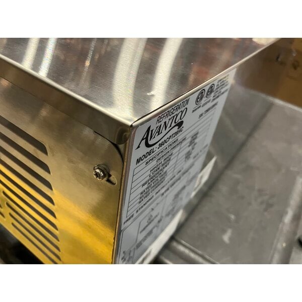 Scratch and Dent Avantco CPT-28-HC 28" Countertop Refrigerated Prep Rail