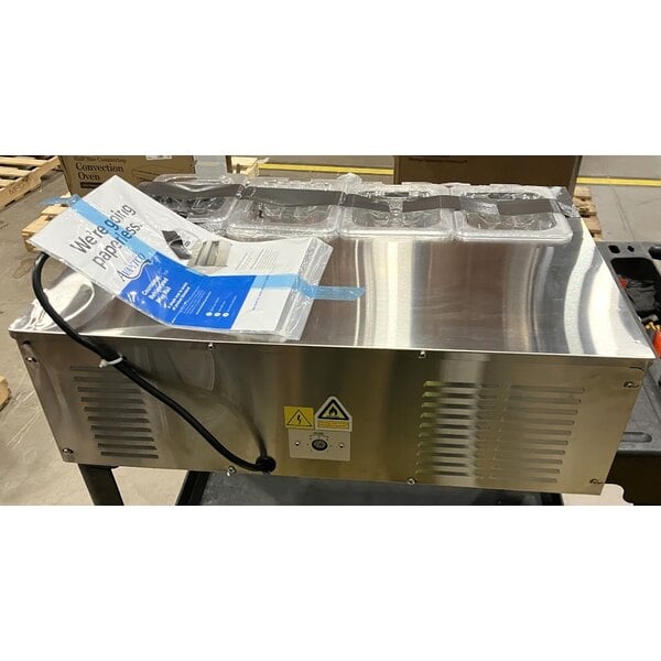 Scratch and Dent Avantco CPT-28-HC 28" Countertop Refrigerated Prep Rail