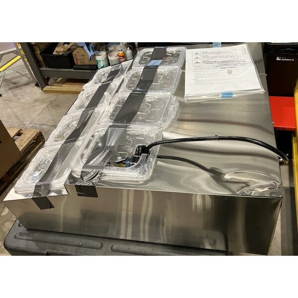 Scratch and Dent Avantco CPT-28-HC 28" Countertop Refrigerated Prep Rail