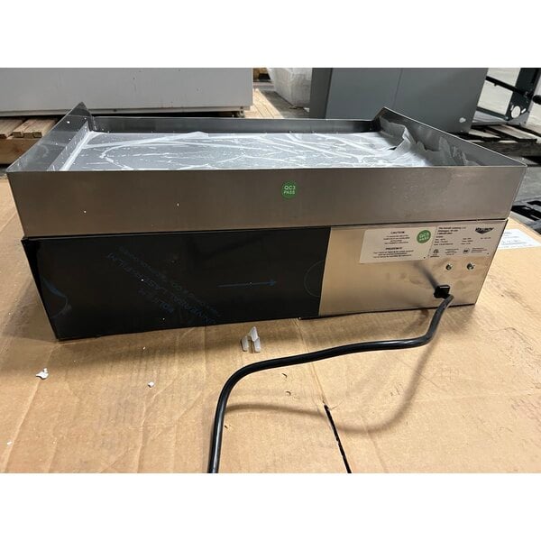 Scratch and Dent Vollrath 40716 Cayenne 24" Thermostatic Electric Griddle 220V