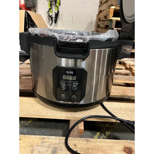 Scratch and Dent Avantco RCSB90 90 Cup (45 Cup Raw) Digital Electric Rice Cooker / Warmer with Hinged Lid - 240V, 2,500W