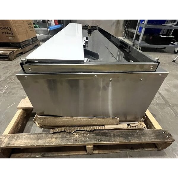 Scratch and Dent Avantco STE-5S Five Pan Open Well Electric Steam Table with Undershelf - 208/240V, 3750W