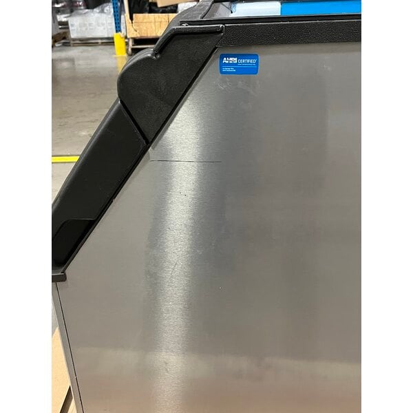 Scratch and Dent Manitowoc D320 Ice Storage Bin - 264 lb.