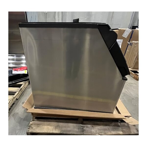 Scratch and Dent Manitowoc D320 Ice Storage Bin - 264 lb.