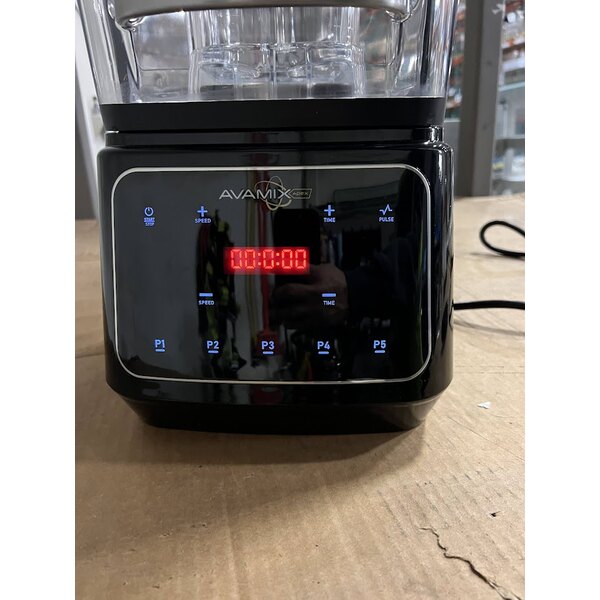 Scratch and Dent AvaMix Apex HBX2000 64 oz. 3 1/2 hp Programmable Commercial Blender with Touchpad and Sound Enclosure - 120V
