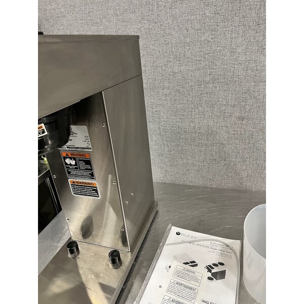 Scratch and Dent Bunn 23001.0000 CW15-APS Pourover Airpot Coffee Brewer - 120V