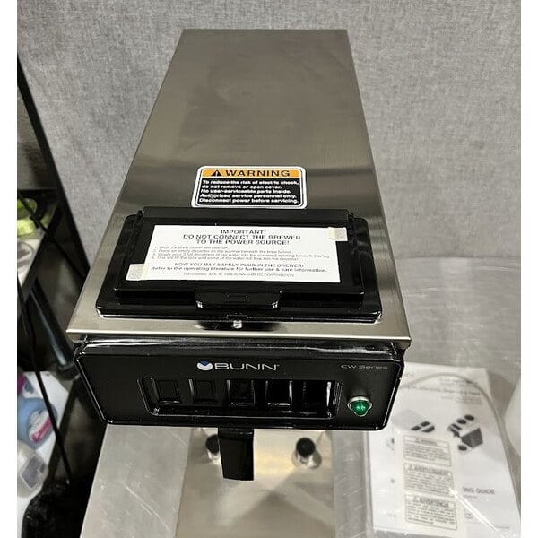 Scratch and Dent Bunn 23001.0000 CW15-APS Pourover Airpot Coffee Brewer - 120V