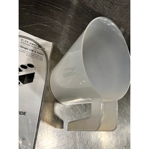 Scratch and Dent Bunn 23001.0000 CW15-APS Pourover Airpot Coffee Brewer - 120V