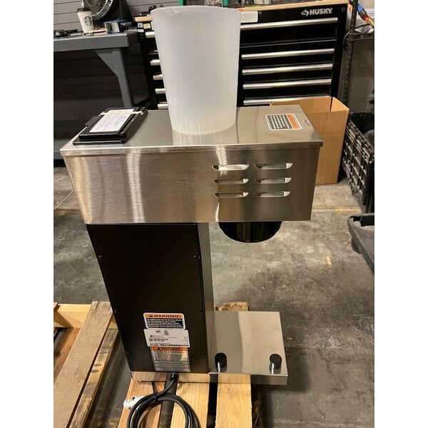Scratch and Dent Bunn 33200.0010 VPR-APS Pourover Airpot Coffee Brewer - 120V