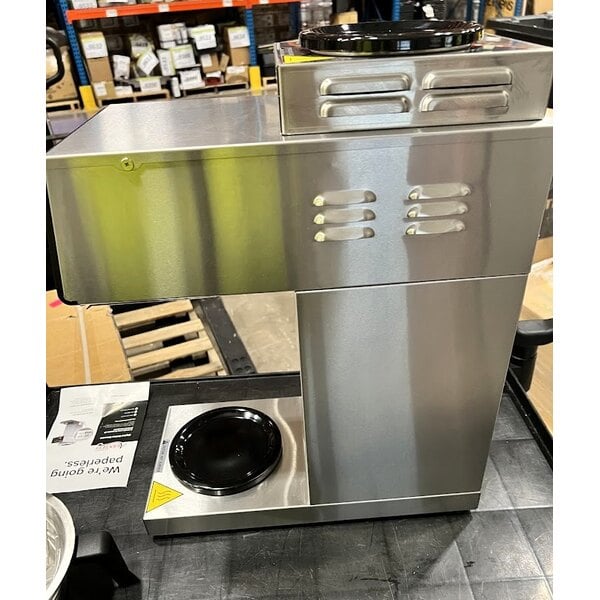 Scratch and Dent Avantco CMAD2 Digital Automatic Coffee Maker with 1 Upper and 1 Lower Decanter