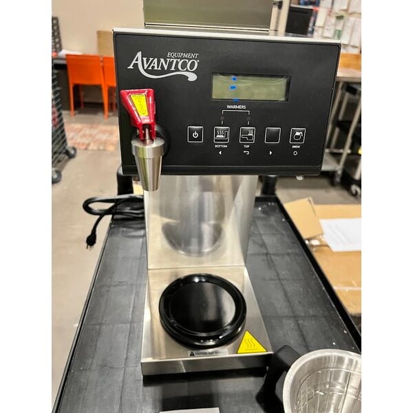 Scratch and Dent Avantco CMAD2 Digital Automatic Coffee Maker with 1 Upper and 1 Lower Decanter