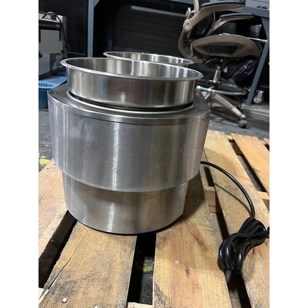 Scratch and Dent Hatco RHW-2 Dual 11 Qt. Round Heated Food Well with Insets and Lids - 208/240V, 2045-2725W