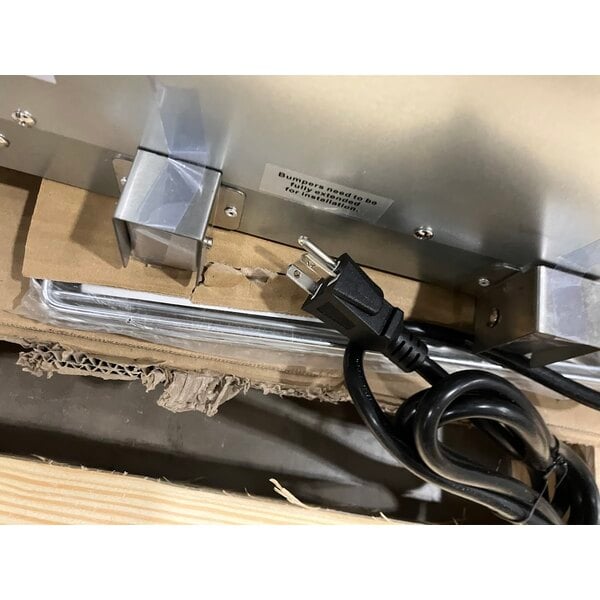 Scratch and Dent Avantco CO-32M Half Size Countertop Convection Oven with Moisture Injection, 2.3 cu. ft. - 208/240V, 2100/2800W