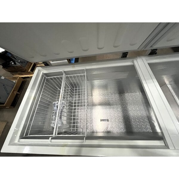 Scratch and Dent Galaxy CF25HC Commercial Chest Freezer - 23.6 cu.ft.