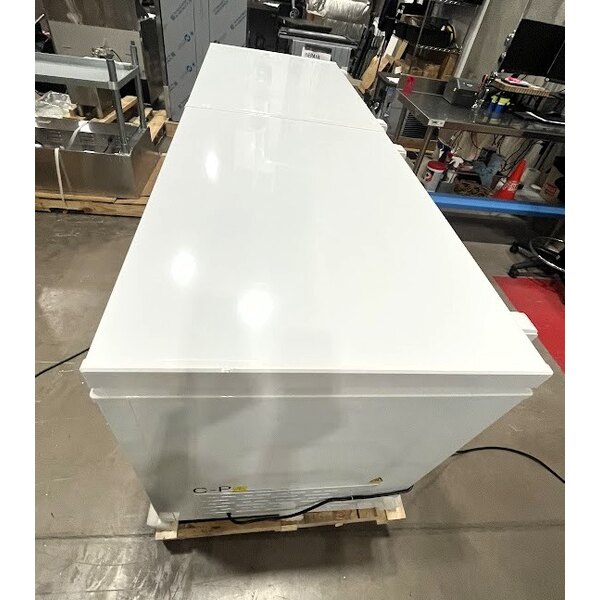 Scratch and Dent Galaxy CF25HC Commercial Chest Freezer - 23.6 cu.ft.