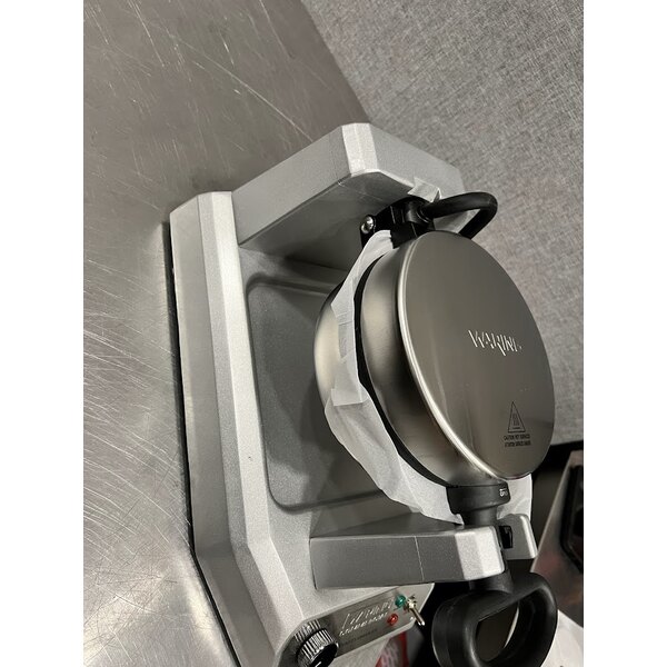 Scratch and Dent Waring WWD180X Single Classic Waffle Maker
