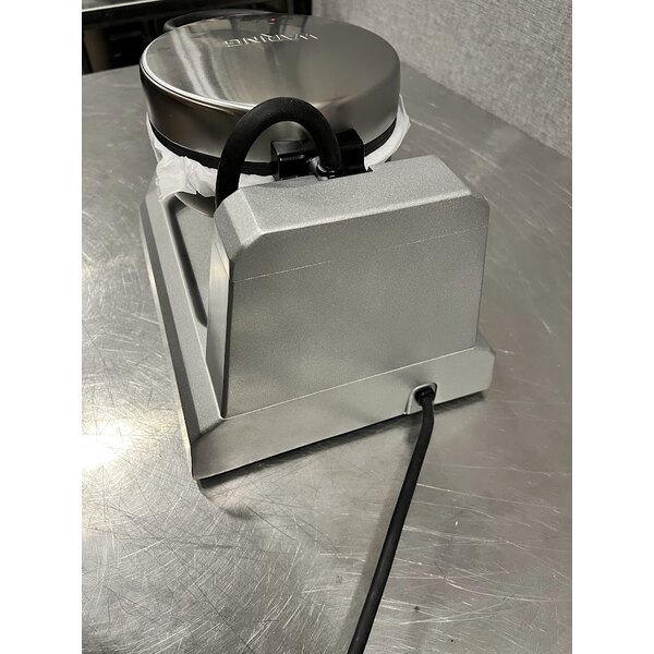 Scratch and Dent Waring WWD180X Single Classic Waffle Maker