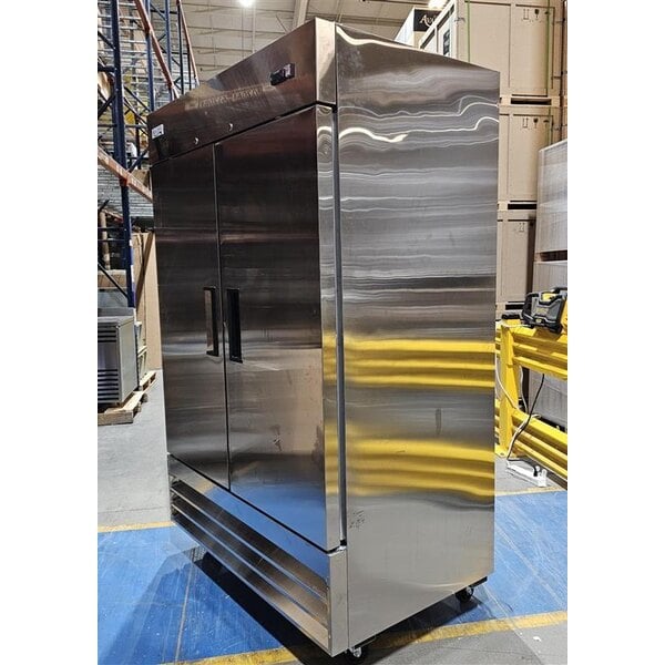 Scratch and Dent Avantco A-49F-HC 54" Solid Door Reach-In Freezer