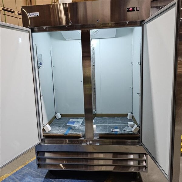 Scratch and Dent Avantco A-49F-HC 54" Solid Door Reach-In Freezer