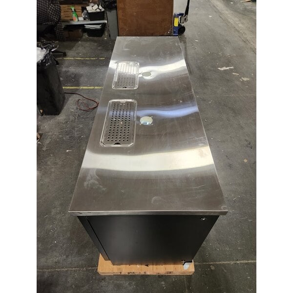 Scratch and Dent Avantco UDD-72-HC (2) Double Tap Kegerator Beer Dispenser - Black, (3) 1/2 Keg Capacity