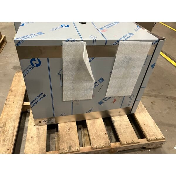 Scratch and Dent Moffat E32D5-2P Turbofan Single Deck Full Size Electric Digital Convection Oven with Steam Injection - 208V, 1 Phase, 5.8 kW