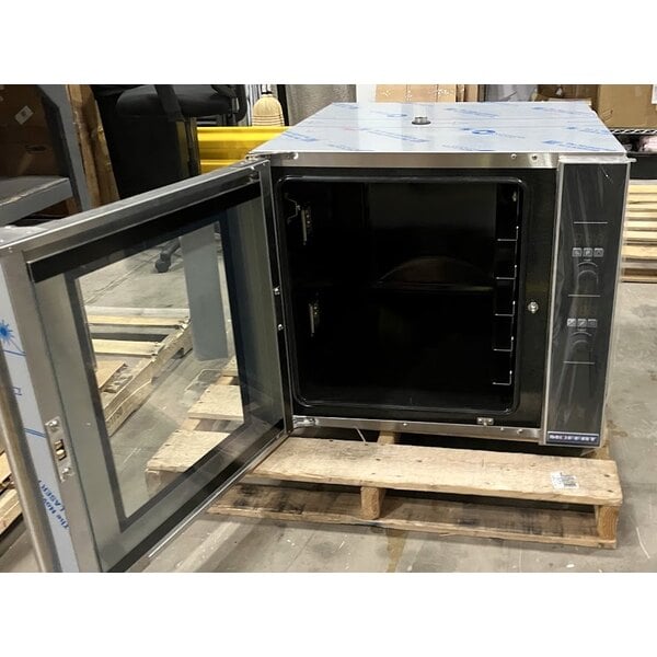 Scratch and Dent Moffat E32D5-2P Turbofan Single Deck Full Size Electric Digital Convection Oven with Steam Injection - 208V, 1 Phase, 5.8 kW