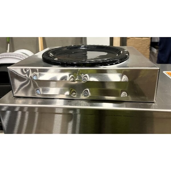 Scratch and Dent Bunn 13300.0002 VP17-2 SS Low Profile Pourover Coffee Brewer with 2 Warmers