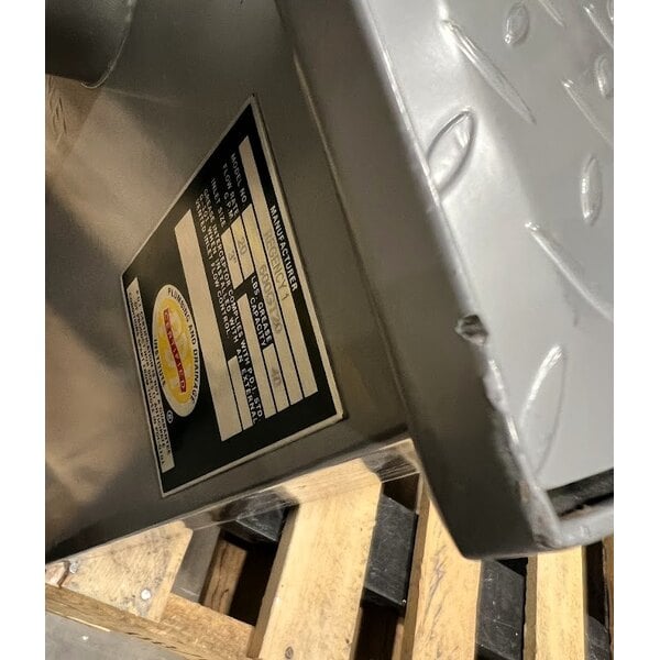 Scratch and Dent Regency 40 lb. 20 GPM Grease Trap with 3" Non-Threaded Connections - PDI Certified