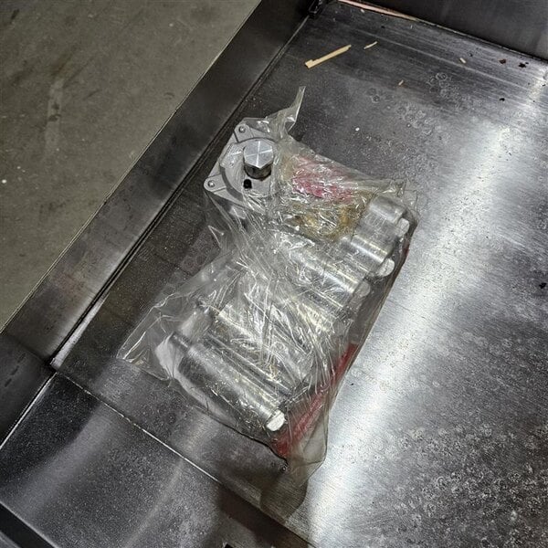 Scratch and Dent Avantco Chef Series CAG-60-MG 60" Countertop Gas Griddle with Manual Controls - 150,000 BTU