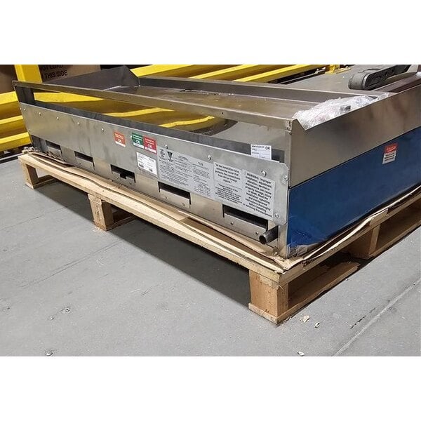 Scratch and Dent Avantco Chef Series CAG-60-MG 60" Countertop Gas Griddle with Manual Controls - 150,000 BTU