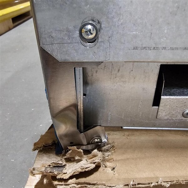 Scratch and Dent Avantco Chef Series CAG-60-MG 60" Countertop Gas Griddle with Manual Controls - 150,000 BTU