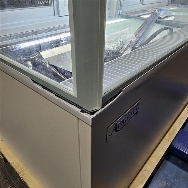Scratch and Dent Avantco BC-72-HC 72" Curved Glass White Refrigerated Bakery Display Case