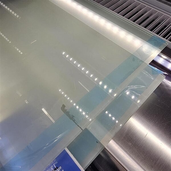 Scratch and Dent Avantco BC-72-HC 72" Curved Glass White Refrigerated Bakery Display Case