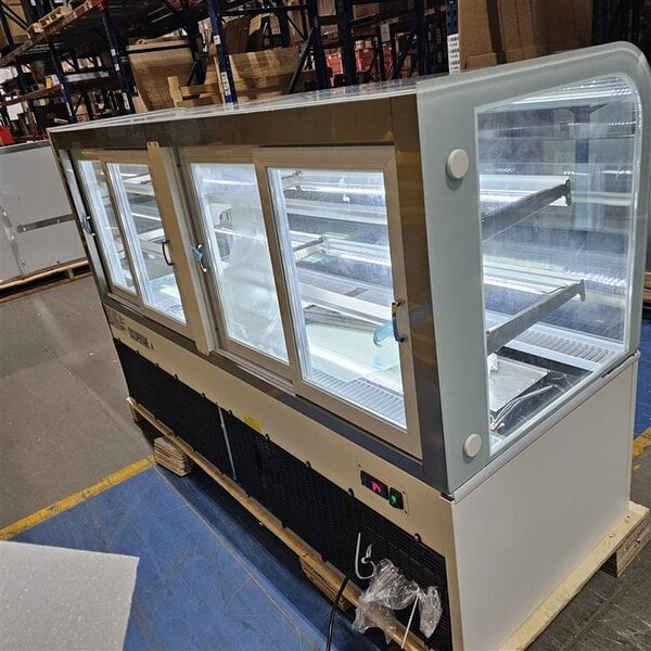 Scratch and Dent Avantco BC-72-HC 72" Curved Glass White Refrigerated Bakery Display Case