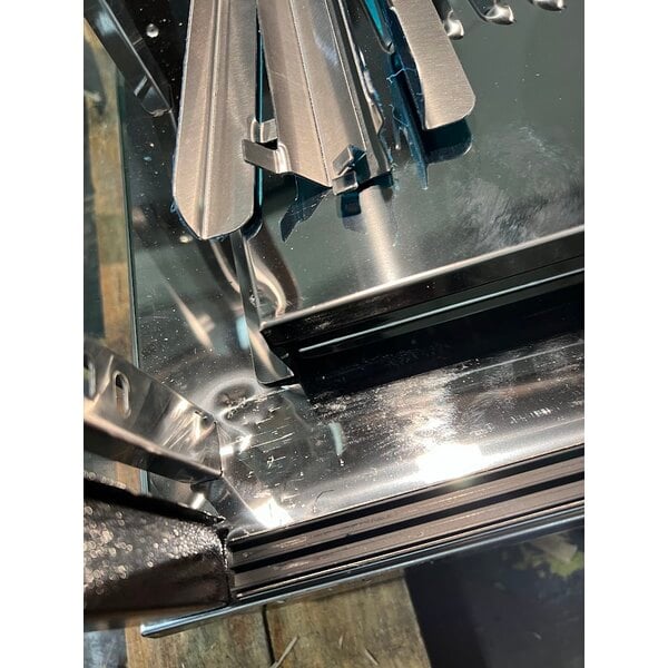 Scratch and Dent Avantco HDC-26 26" Self/Full Service 3 Shelf Countertop Heated Display Case with Sliding Doors - 120V, 1580W