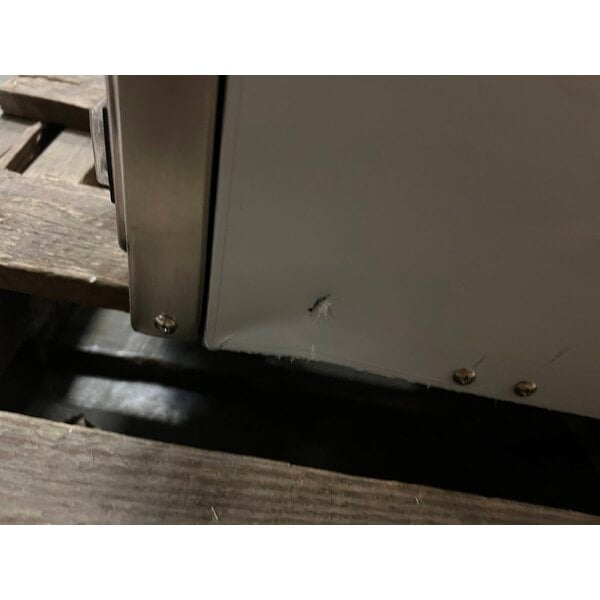 Scratch and Dent Avantco DPO-18-S Single Deck Countertop Pizza/Bakery Oven - 1700W, 120V