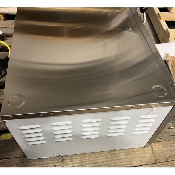 Scratch and Dent Avantco DPO-18-S Single Deck Countertop Pizza/Bakery Oven - 1700W, 120V