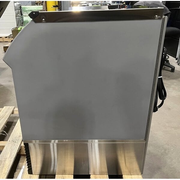 Scratch and Dent Ice-O-Matic ICEU220FA 24 1/2" Air Cooled Undercounter Full Dice Cube Ice Machine with 70 lb. Bin - 115V; 238 lb.