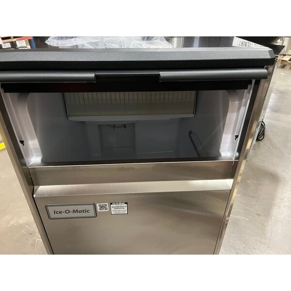Scratch and Dent Ice-O-Matic UCG130A 18" Air Cooled Undercounter Gourmet Cube Ice Machine - 115V, 1 Phase, 121 lb.