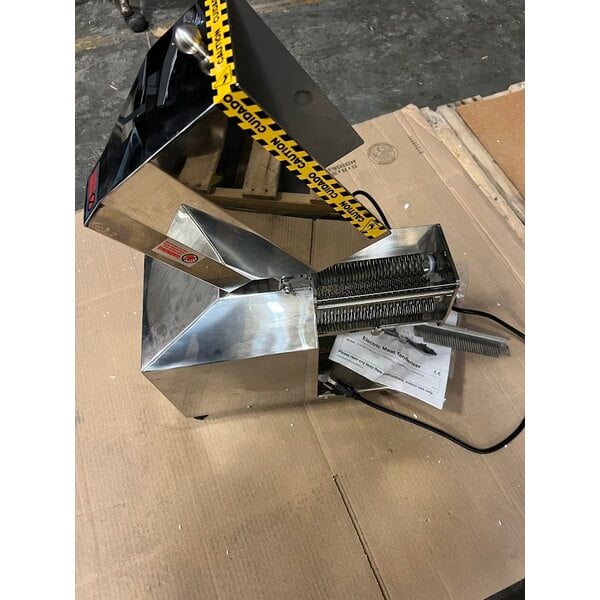 Scratch and Dent Avantco MT64 Stainless Steel 64 Blade Meat Tenderizer - 115V, 1/2 hp