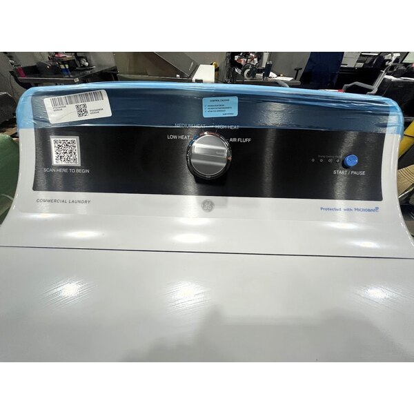 Scratch and Dent GE VTD52GASRWB 7.4 cu. ft. Front Load Gas-Powered Commercial Dryer - Free Use / App Payment