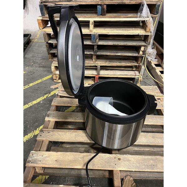 Scratch and Dent Proctor Silex 37560R 60 Cup (30 Cup Raw) Electric Rice Cooker / Warmer - 120V