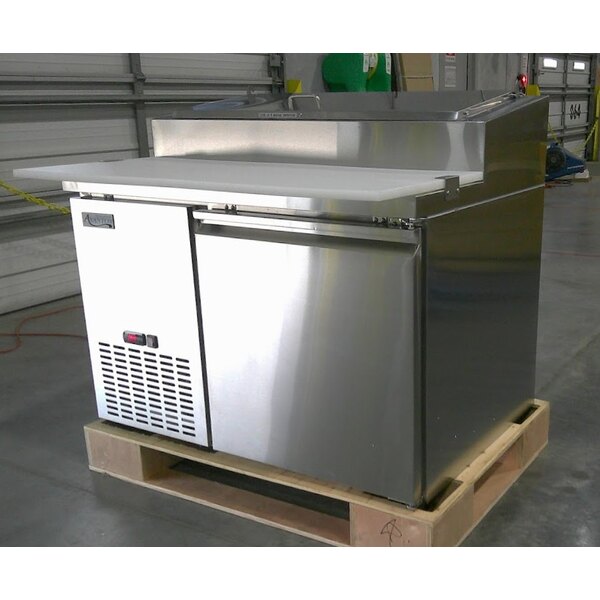 Scratch and Dent Avantco SSPPT-1 45" 1 Door Refrigerated Pizza Prep Table