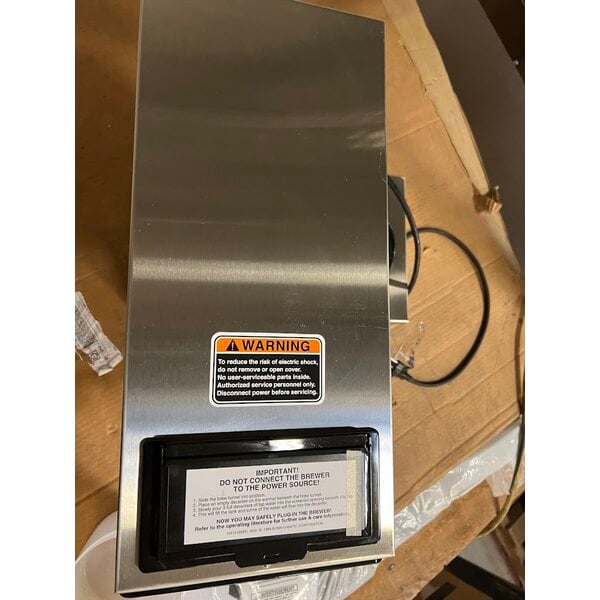 Scratch and Dent Bunn 13300.0003 VP17-3 Low Profile Pourover Coffee Brewer with 3 Warmers