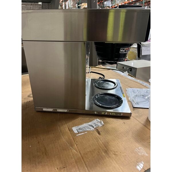 Scratch and Dent Bunn 13300.0003 VP17-3 Low Profile Pourover Coffee Brewer with 3 Warmers