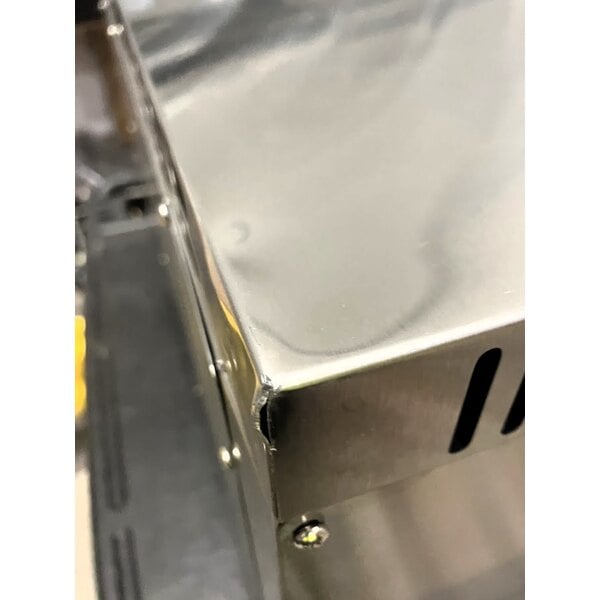 Scratch and Dent Avantco CHSME32M 32" Electric Countertop Cheese Melter - 208/240V, 2290/3050W